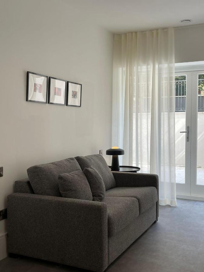 Brand New 3-Bedroom Home In Лондон Екстер'єр фото